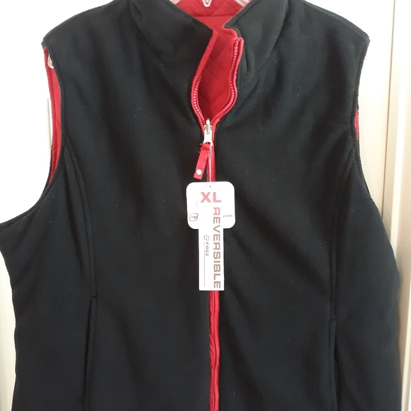 Reversible red and black quilted vest - Picture 2 of 6